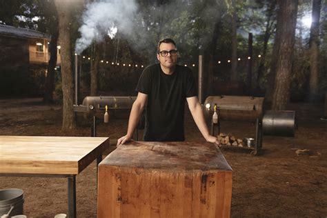 Aaron Franklin cooks brisket at 250° F on an offset smoker. Cook time can take 8-12 hours depending on the size of the brisket. Ideal temperature range for brisket is 225°F-250°F. Aaron Franklin uses an offset smoker, also known as a stick burner, to smoke brisket. 